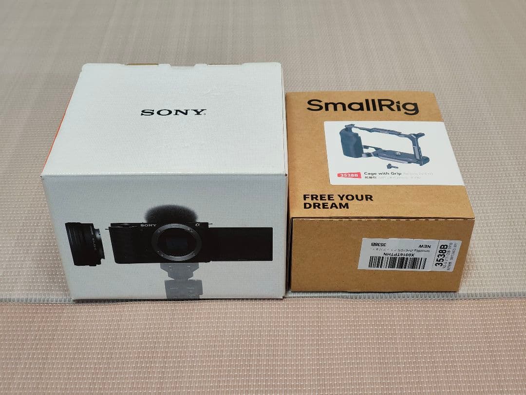 ミラーレスカメラ　SONY ZV-E10ボディ smallrig製リグ付き