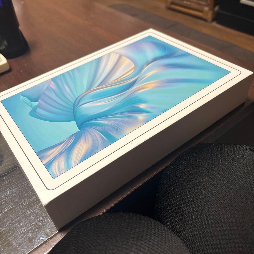 Androidタブレット シルバー