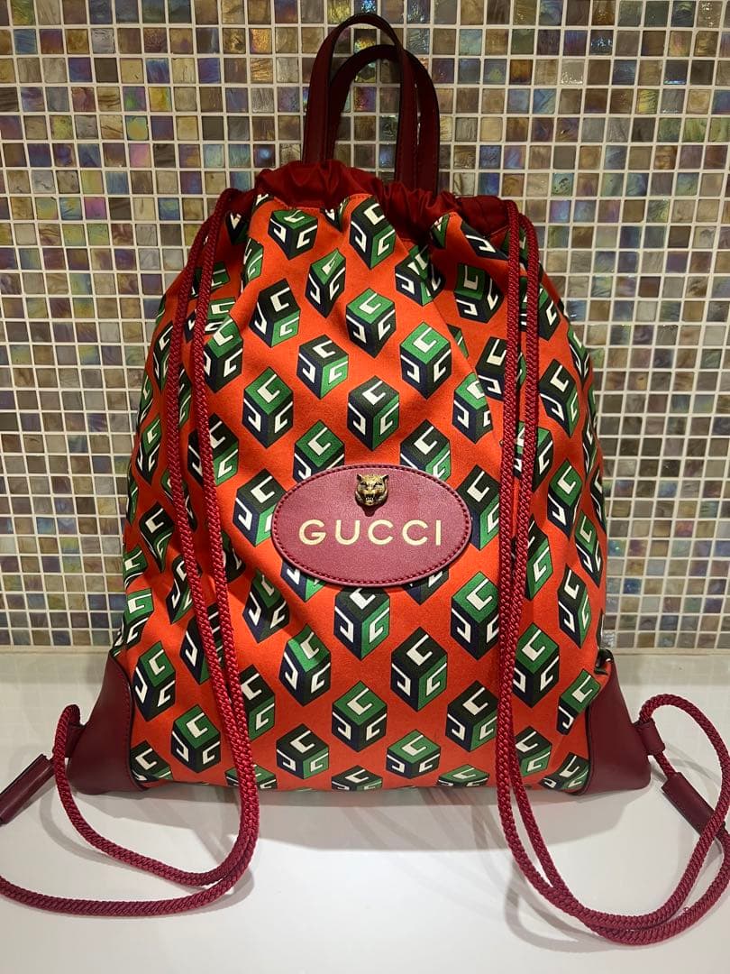 GUCCI グッチ　赤　ドローストリングバックパック　ナップサック　男女兼用