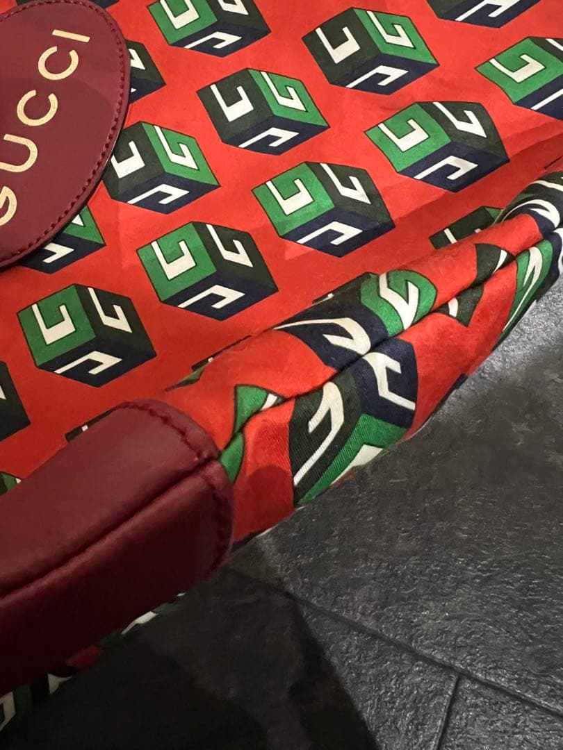 GUCCI グッチ　赤　ドローストリングバックパック　ナップサック　男女兼用