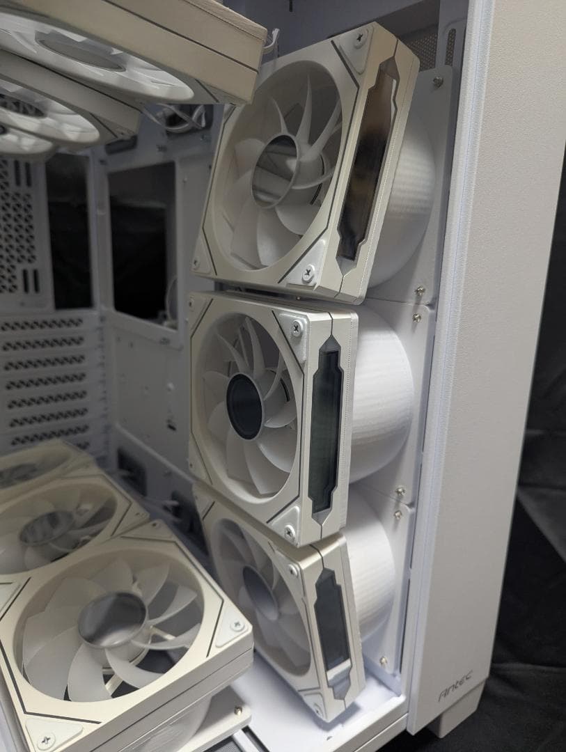 パソコンケース　Constellation C8 White（ファン10個付）