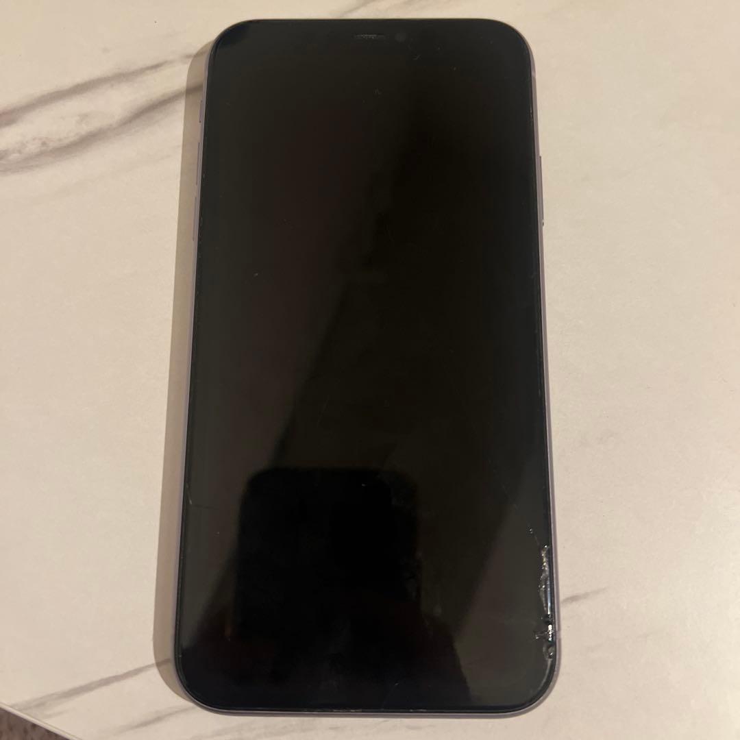 iPhone11ストレージ64軽度の液晶割れ 画面にひびあり