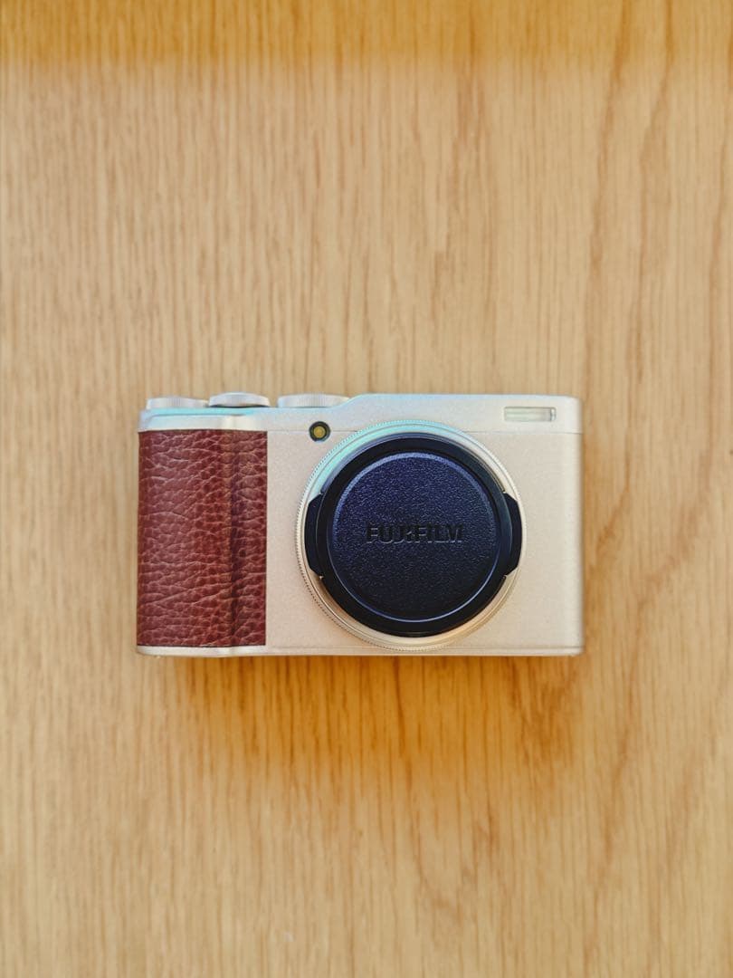 Fujifilm XF10 シャンパンゴールド 本体のみ