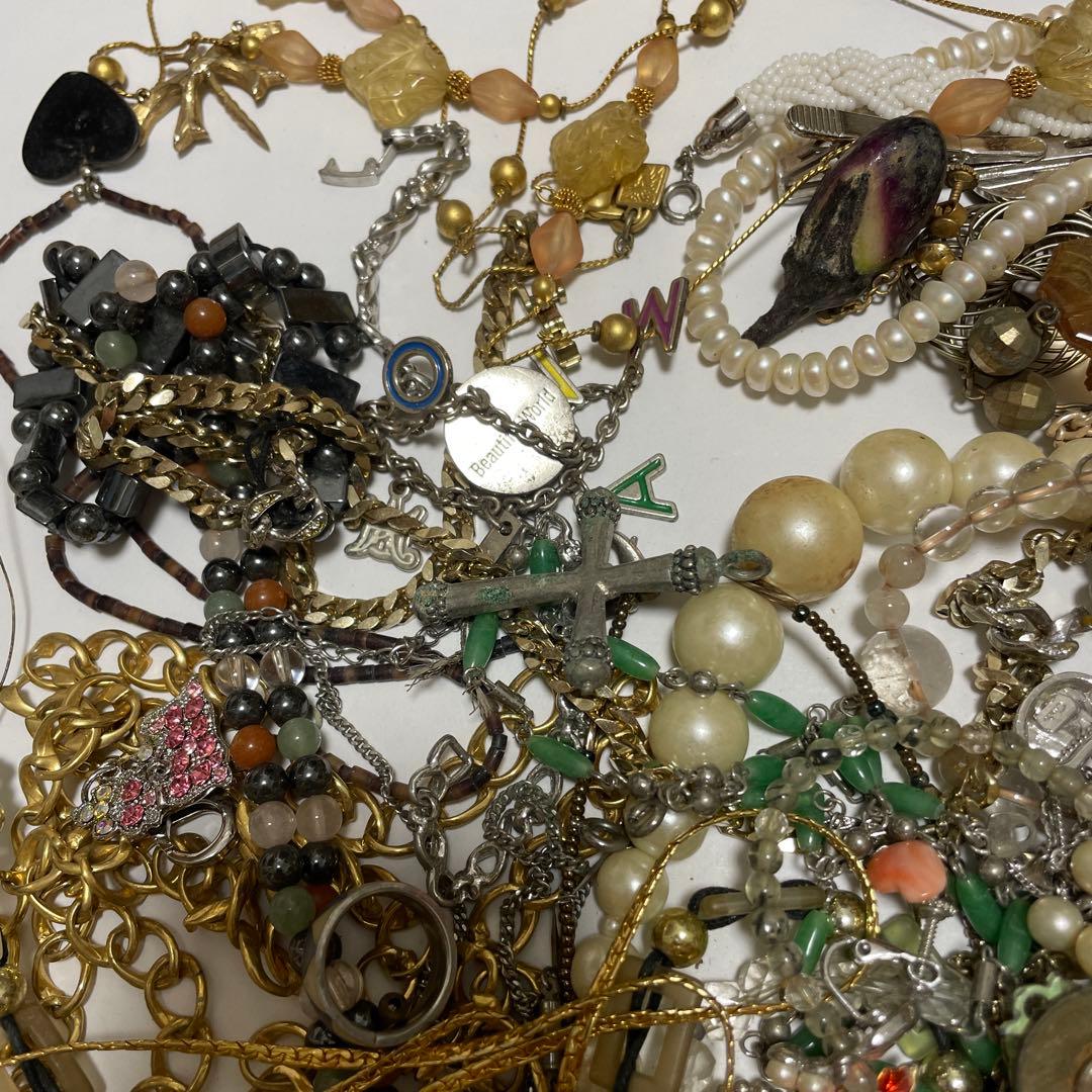 アクセサリー　いろいろ　ネックレス まとめ売り　1400グラム