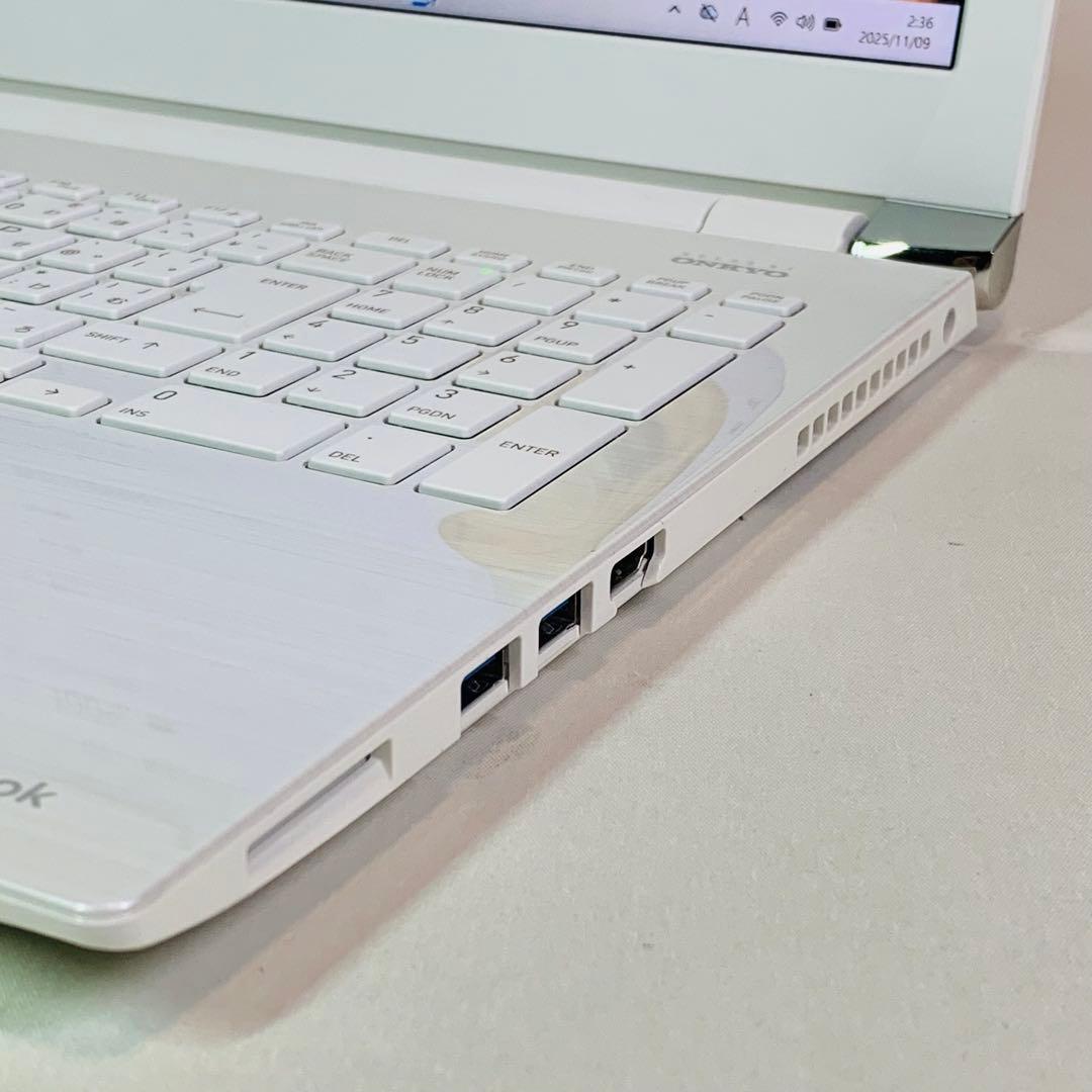 Core i7✨SSD2TB✨32GB✨カメラ✨東芝✨ホワイト✨ノートパソコン