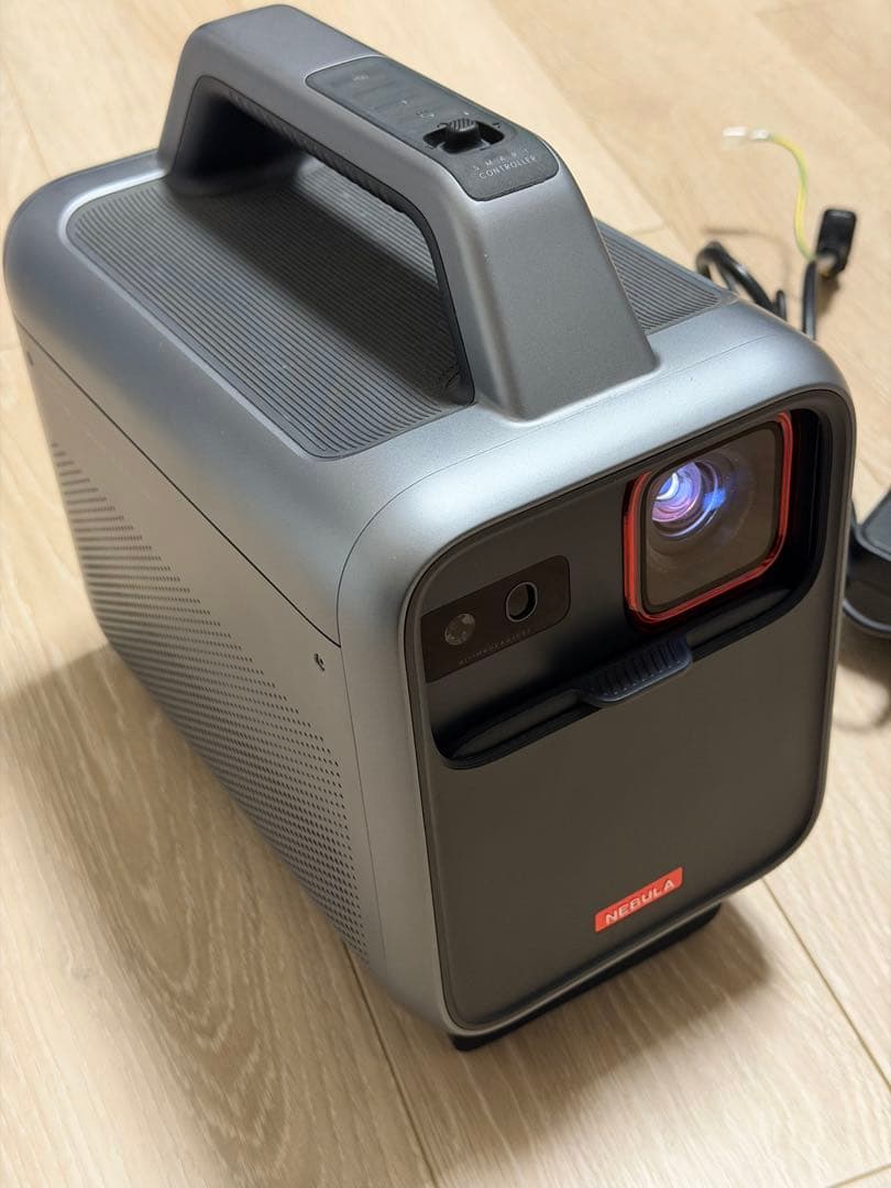 Anker Nebula Mars 3モバイルプロジェクター