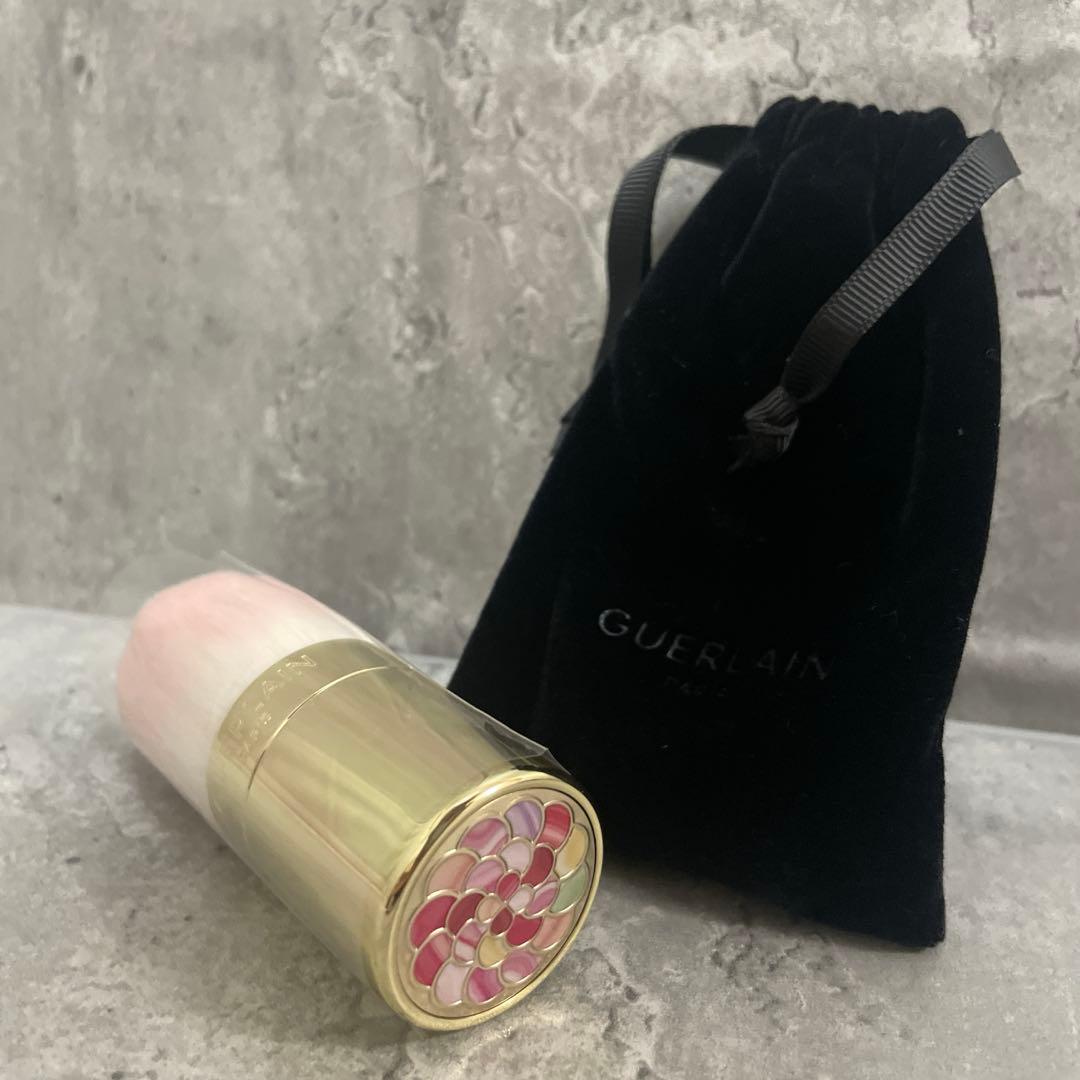 GUERLAIN メテオリット ビーユ フェイスパウダー 02ローズ　ブラシ付き