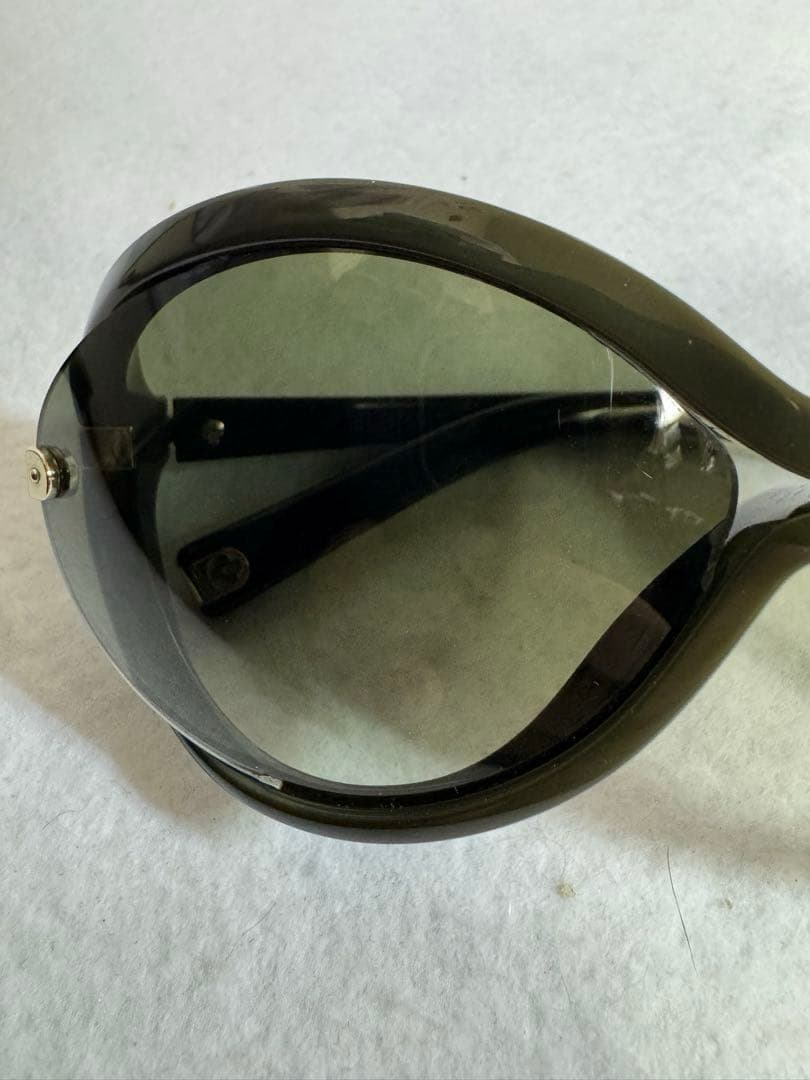 LOUIS VUITTON グリーン オーバーサイズサングラス