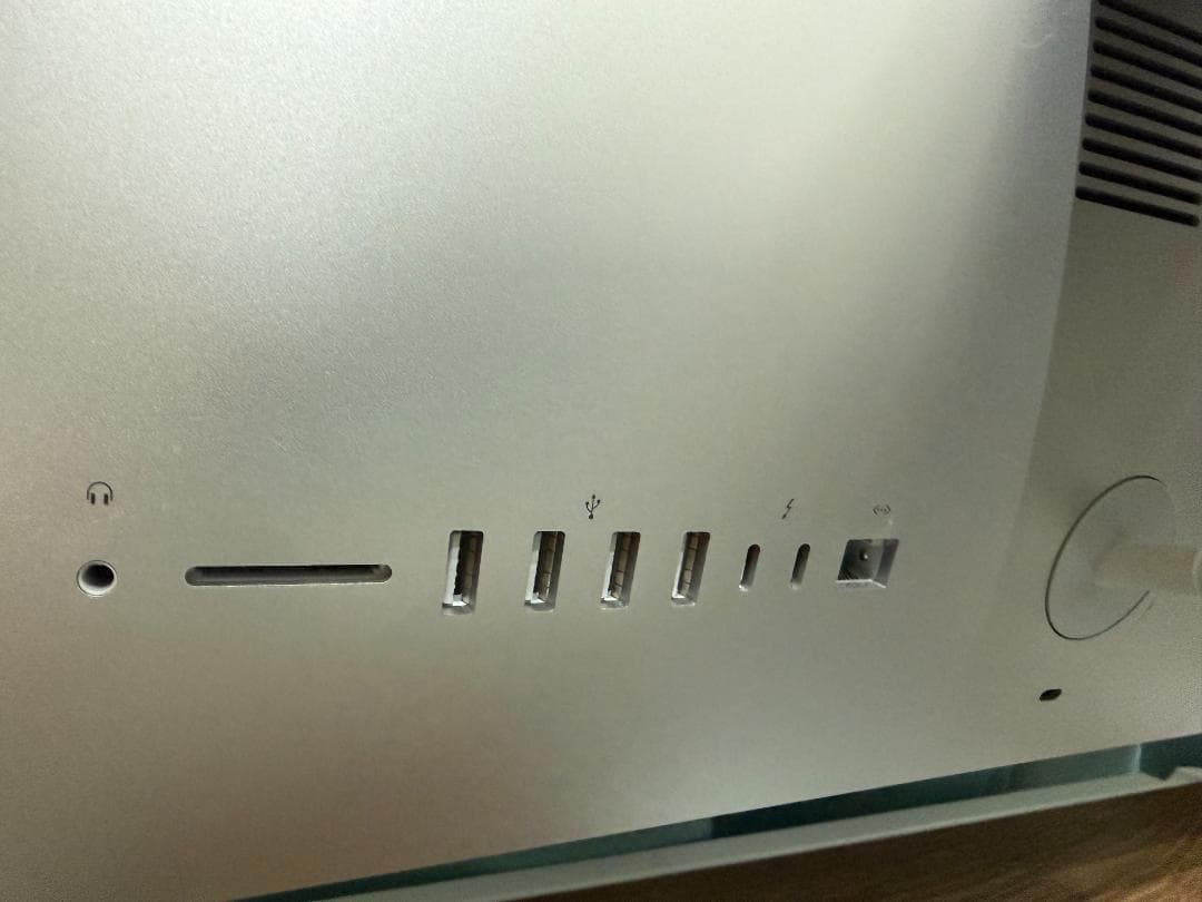 21.5インチiMac Retina 4Kディスプレイモデル 32GB 1TB