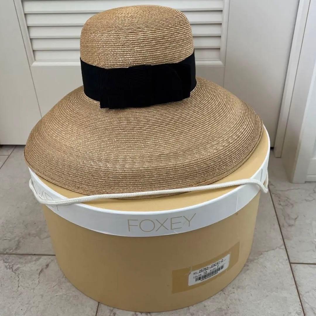 フォクシー黒リボン定番麦わら帽子ストローハット黒リボン付きお箱あり