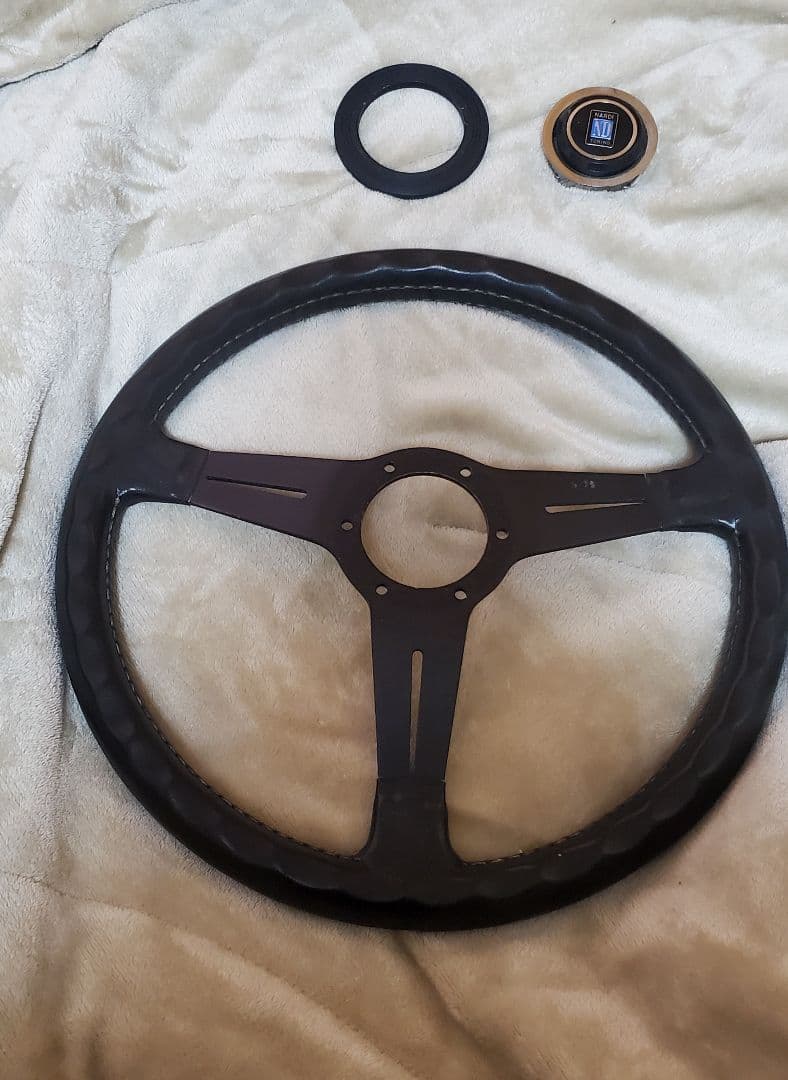 れ*ん様 ナルディ　ステアリング　当時物　直径約35センチ