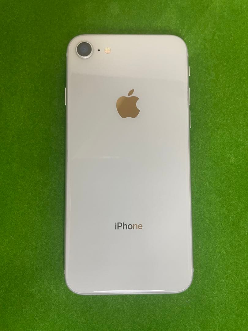 iPhone 8 シルバー64GB