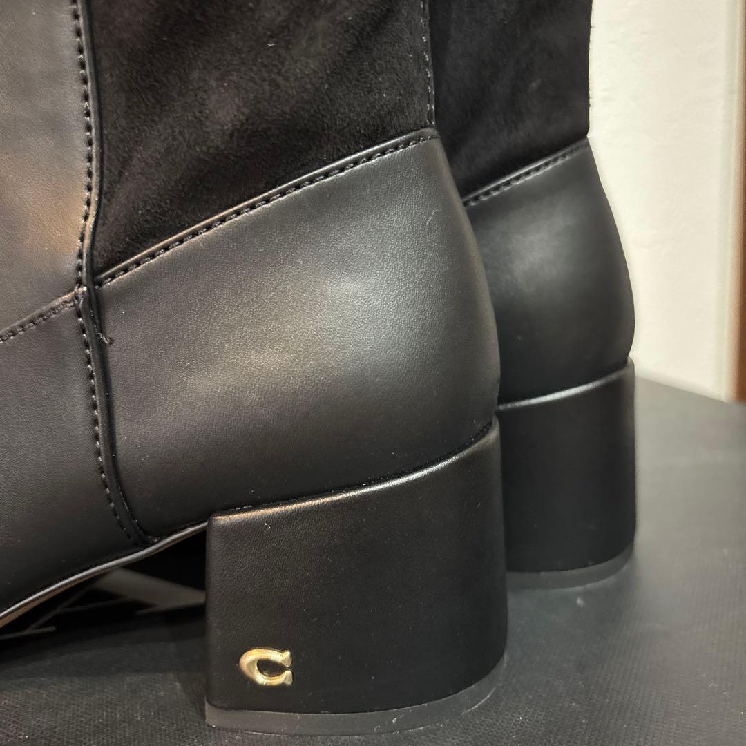 コーチ　黒のロングブーツ スエードツートン　未使用品
