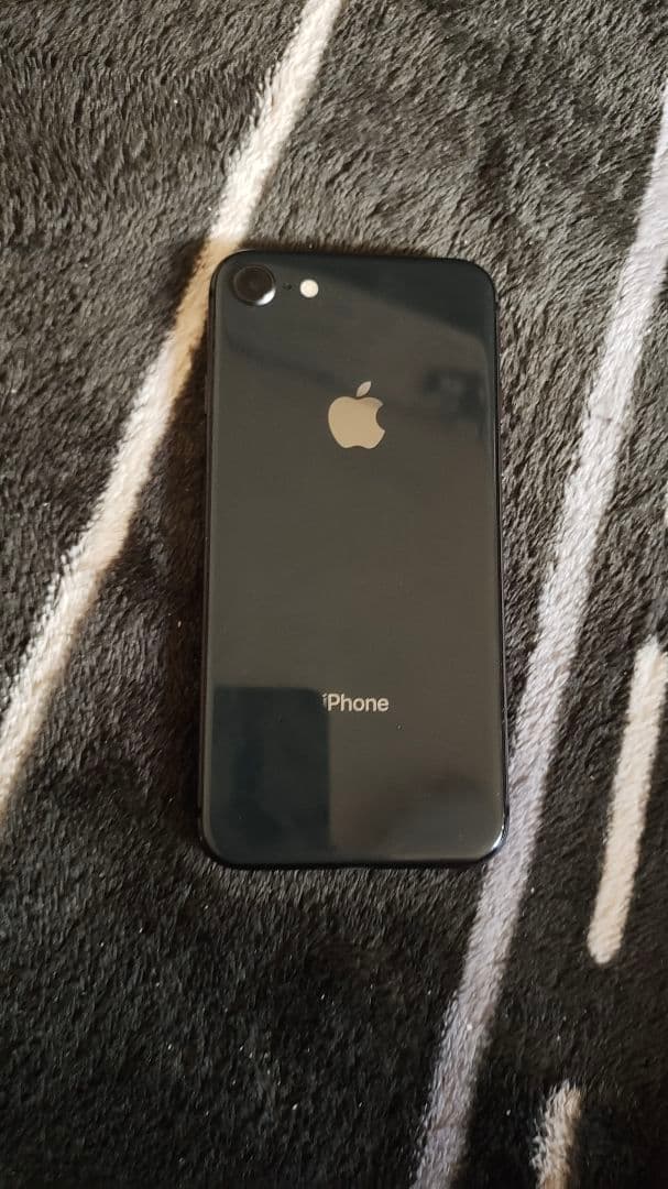 iPhone8 64GB SIMフリー　美品 お買い得！動作良好