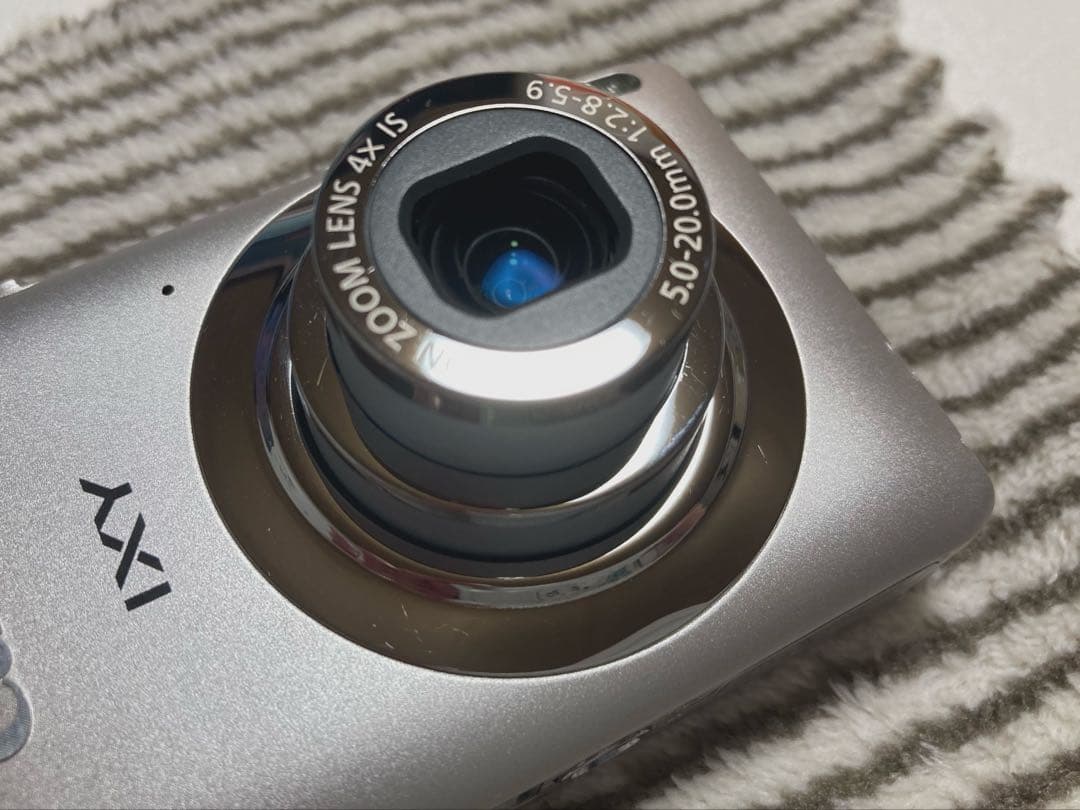 Canon IXY 210F デジタルカメラ　シルバー