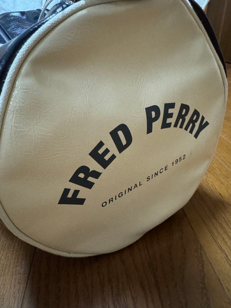 FRED PERRY ボストンバッグ アイボリー ネイビー
