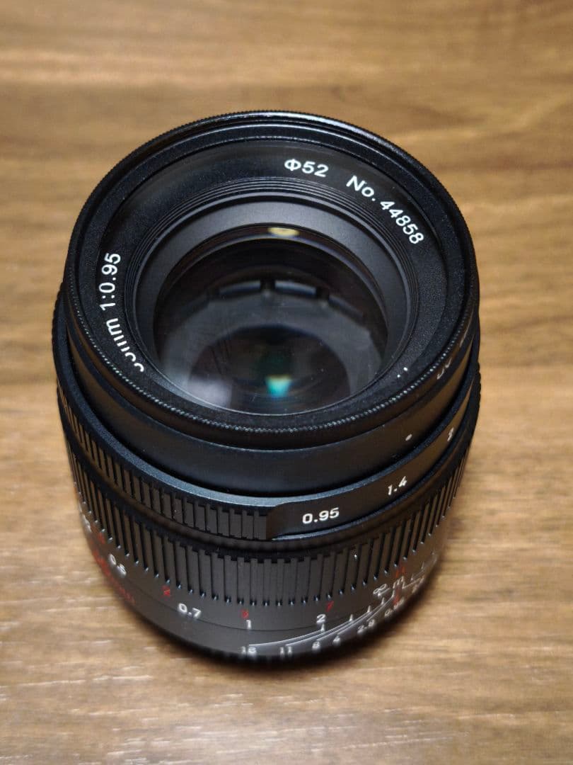 七工匠　35mm f/0.95 単焦点MFレンズ【フード、プロテクター付き】