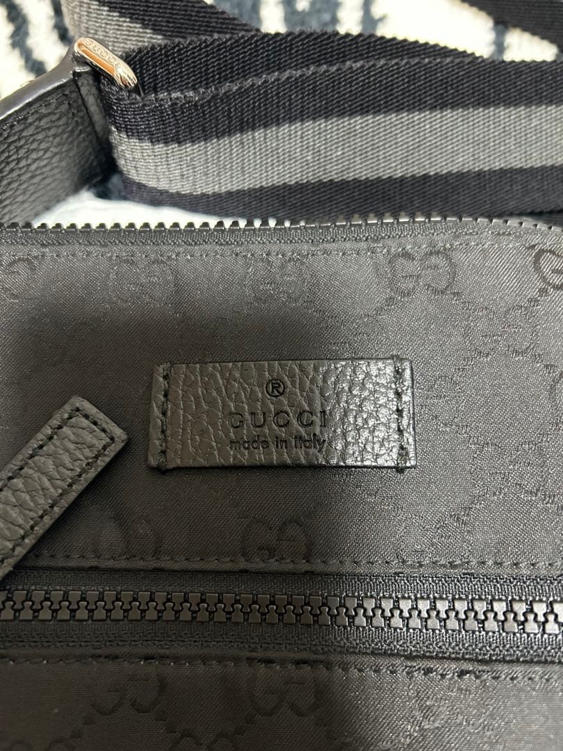 GUCCI ブラック GGパターン ショルダーバッグ
