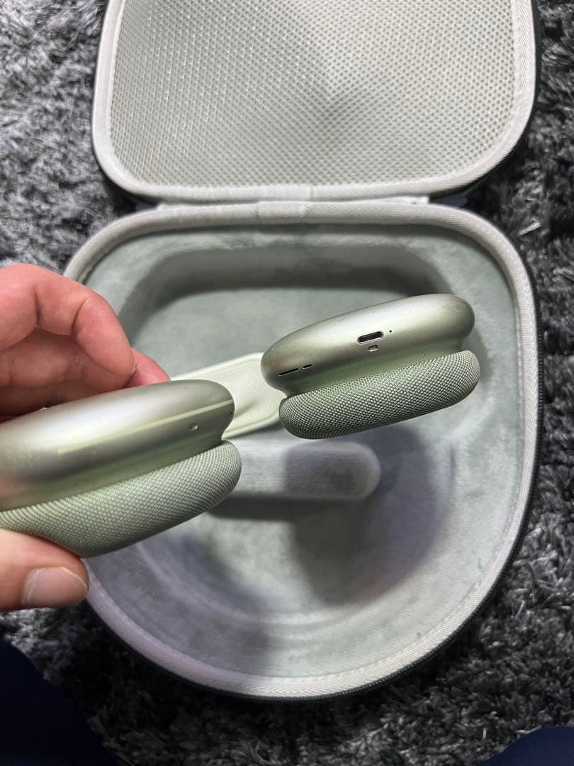 ル*ィ様 air pods max