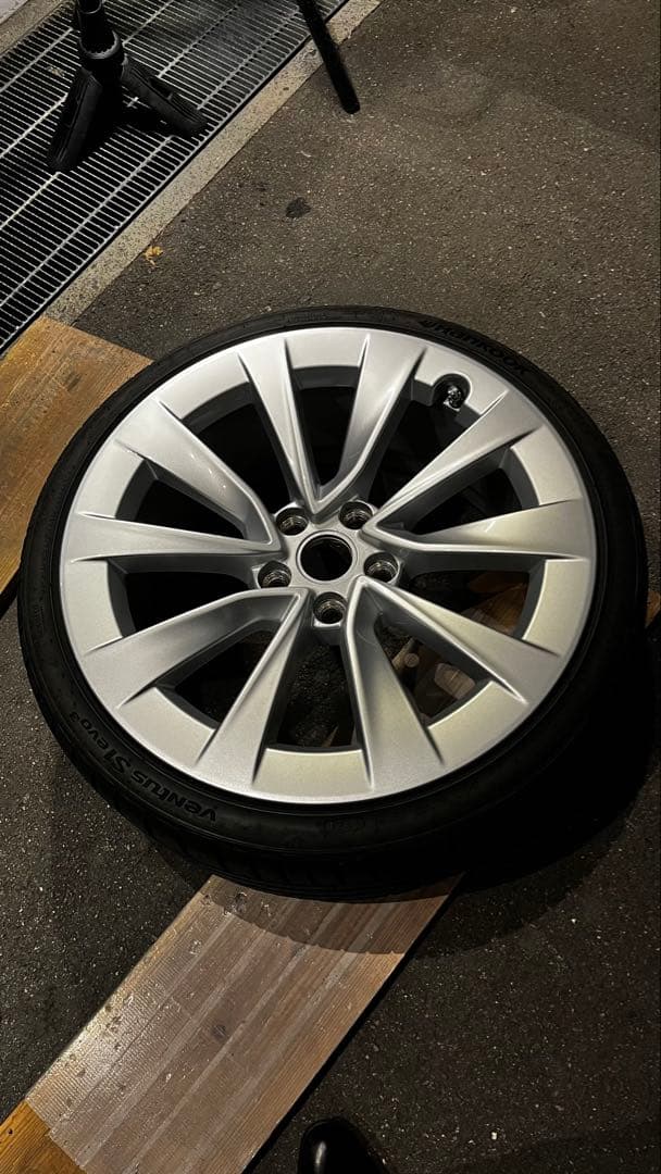 テスラ　モデル3 純正ホイール(4本)