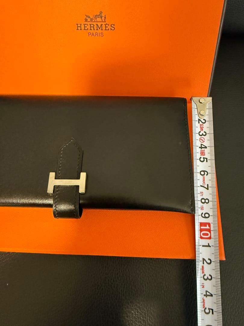 ル*ス様 本物保証！HERMES べアンボックスカーフ黒 長財布 箱付き！極美品