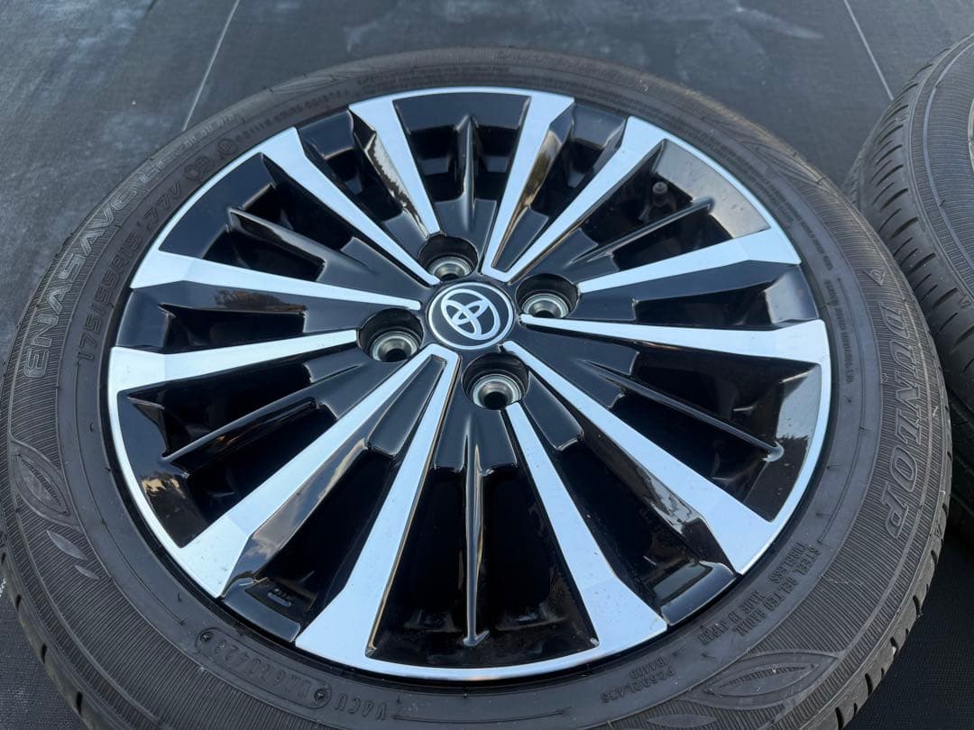 トヨタ ルーミー　175/55R15 5J ＋40 タイヤ・ホイールセット