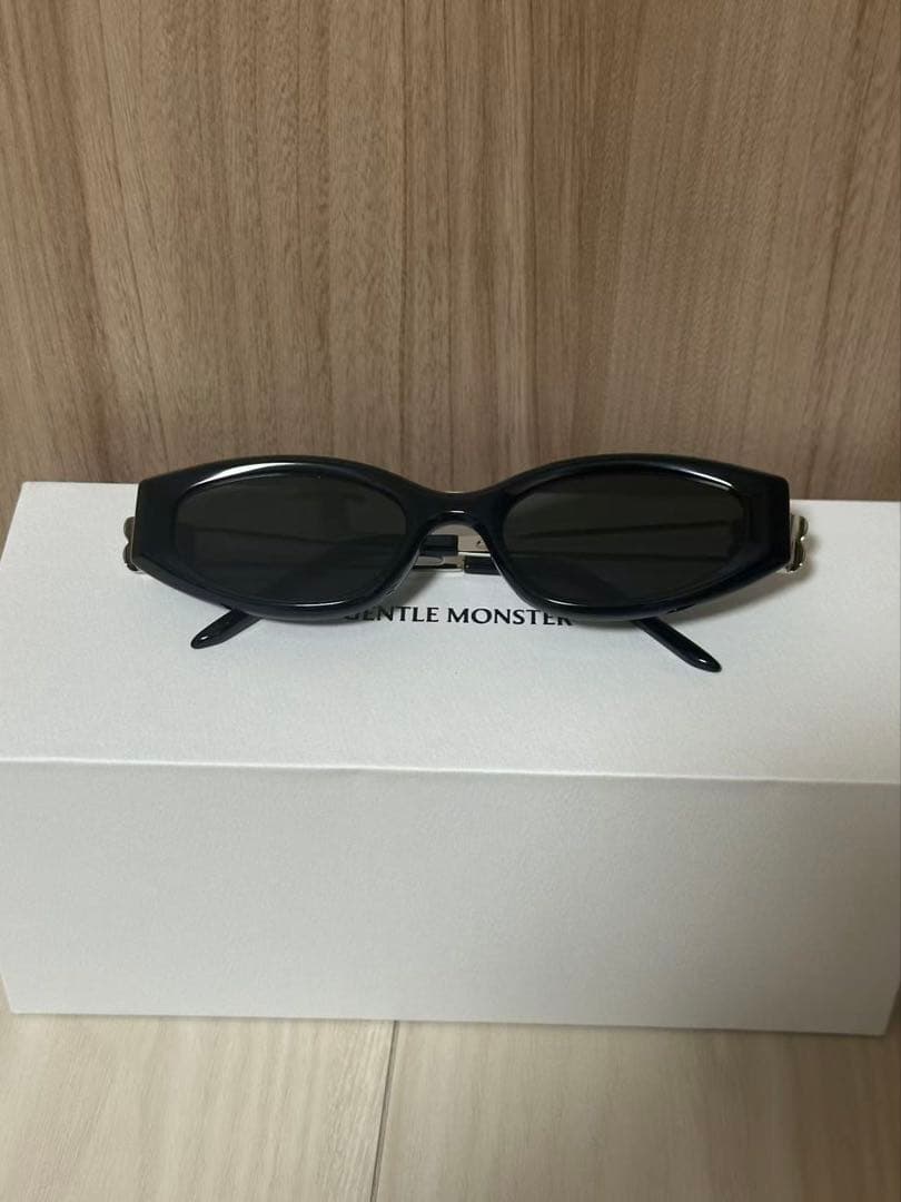 GENTLE MONSTER（ジェントルモンスター） SOLID LOOP