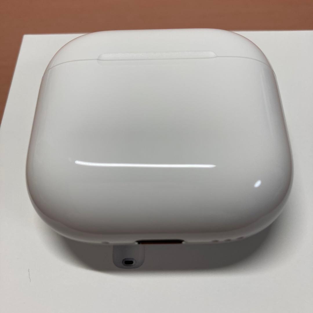 AirPods 4 ノイキャンモデル 保証残り有 ESRケース付き12/1日購入