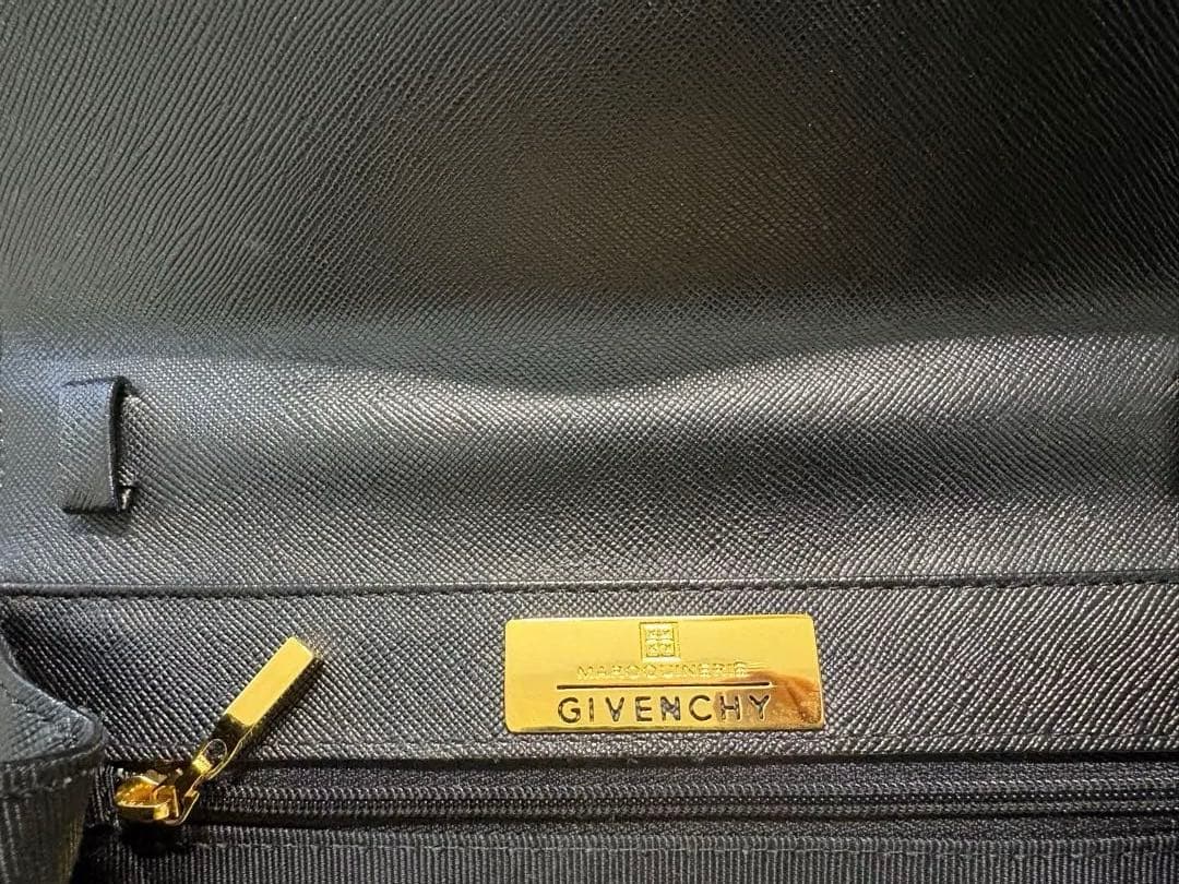 GIVENCHY 黒 レザーハンドバッグ