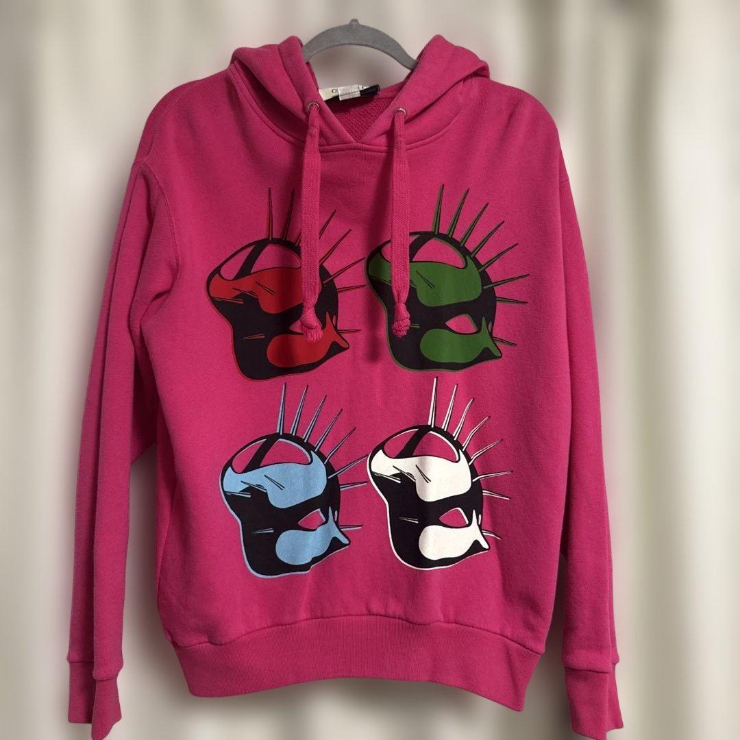 GUCCI ピンク スカルプリント パーカー