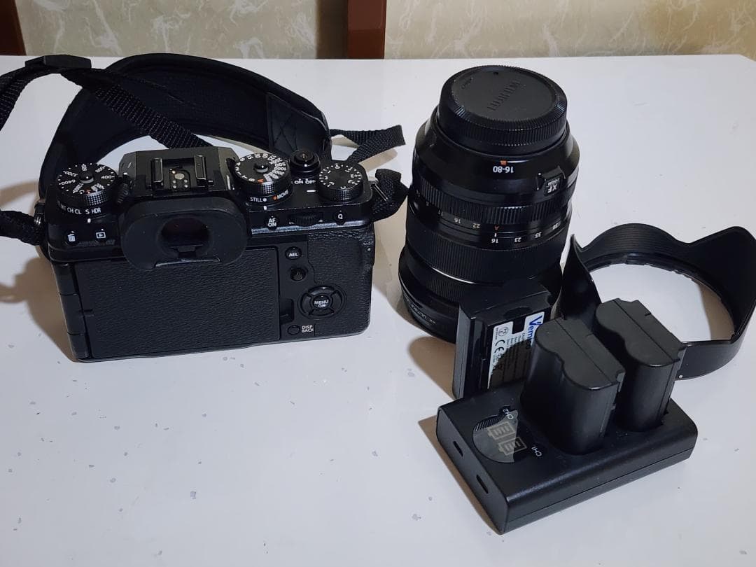 FUJIFILMフジフイルムXT4 XF16-80mm f/4 R OIS WR