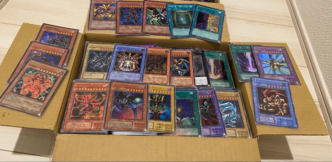 引退　遊戯王 光り物 1700枚以上　まとめ売り スーパーレア以上　初期　２期
