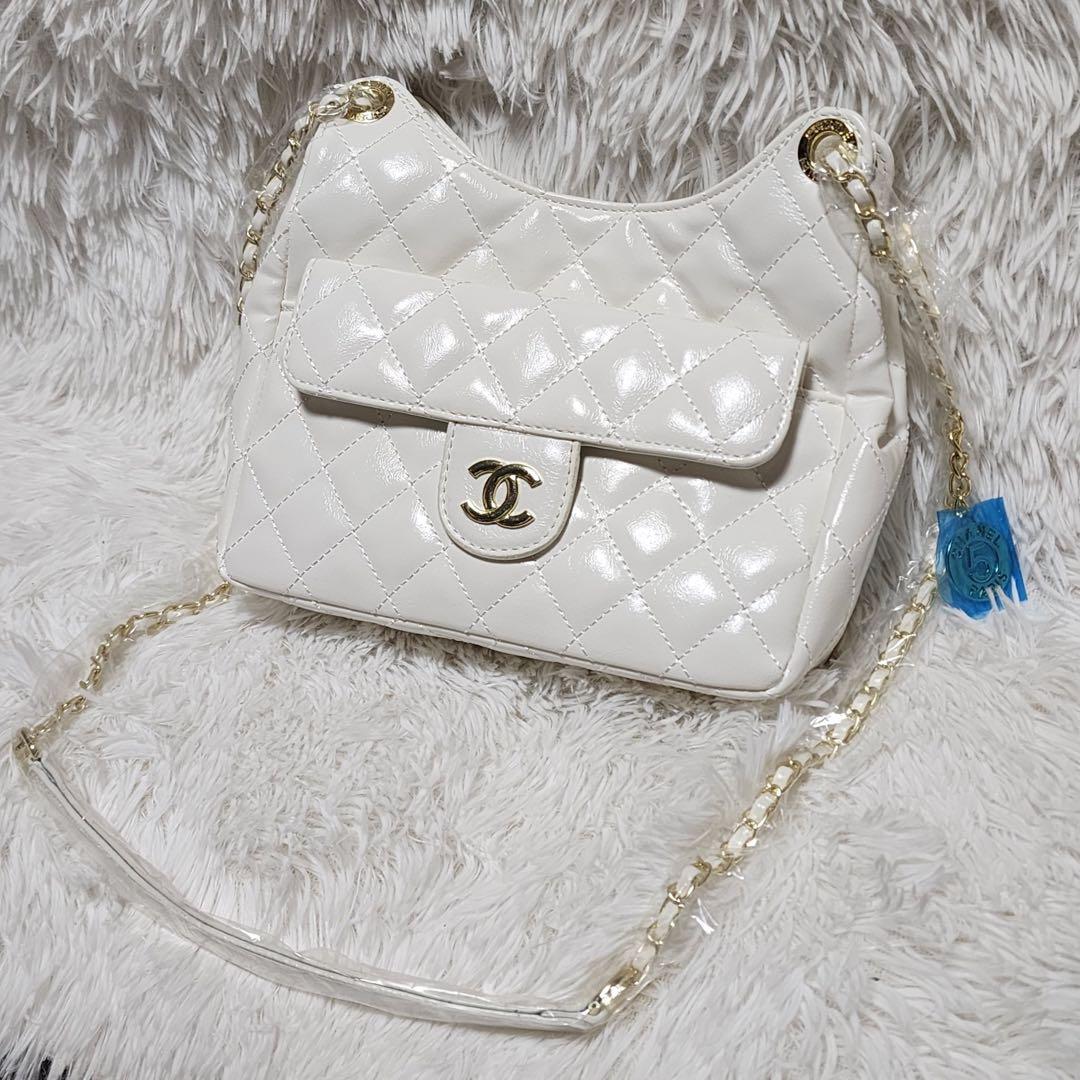 ＊*＊様 CHANEL　ショルダーバッグ　キルティング　白　ノベルティ　シャネル