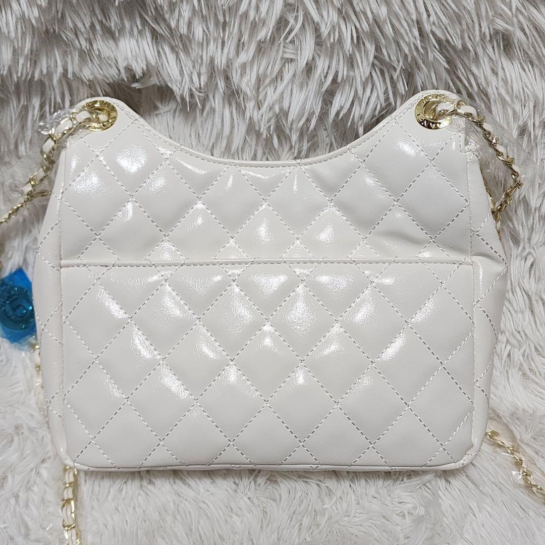 ＊*＊様 CHANEL　ショルダーバッグ　キルティング　白　ノベルティ　シャネル