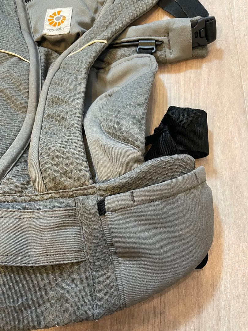 エルゴベビー　OMII breeze All-in-One