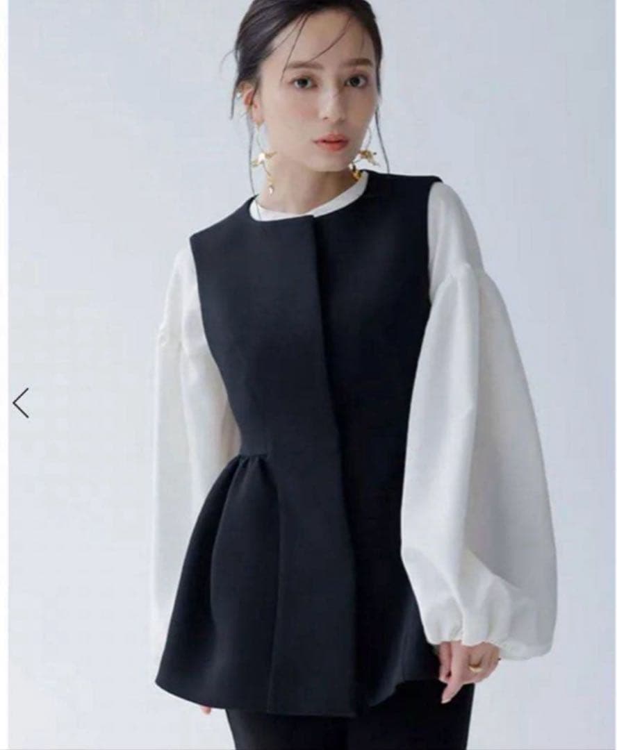 anuans ペプラムジレ sサイズ　限定色ネイビー