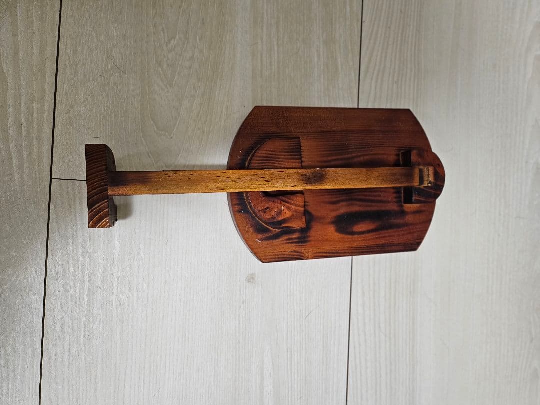 ミニマム三線本体 木製 ヘビ柄装飾 3弦 スタンド付き