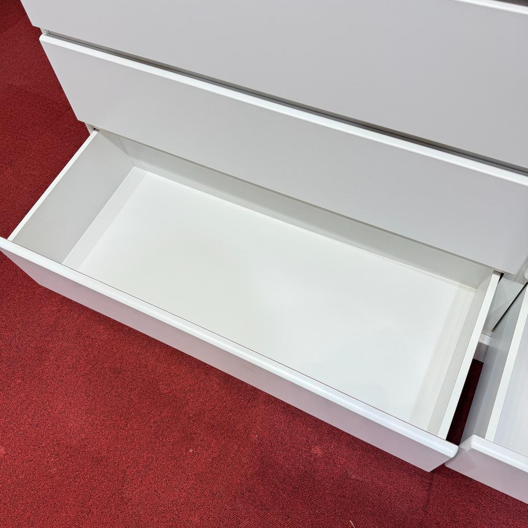 超美品　白いワイドチェスト３段　収納　タンス　幅1190ｍｍ