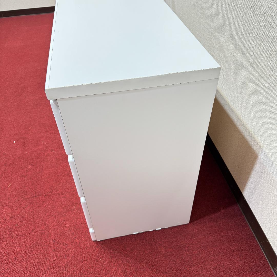 超美品　白いワイドチェスト３段　収納　タンス　幅1190ｍｍ