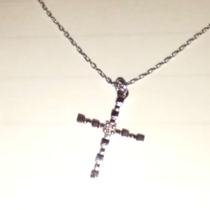重量あります　美品　K18WG　クロスネックレス
