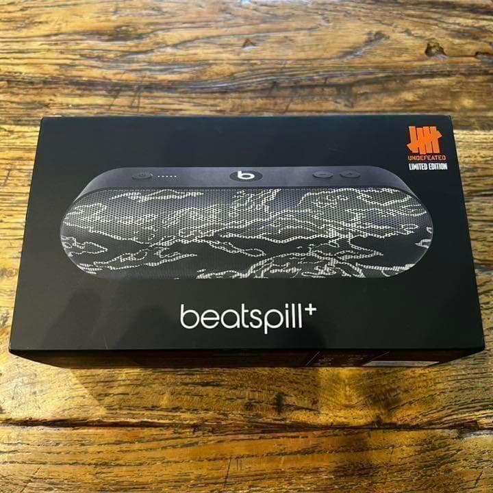 beats Pill+コラボUNDEFEATEDリミテッドエディション カモ柄