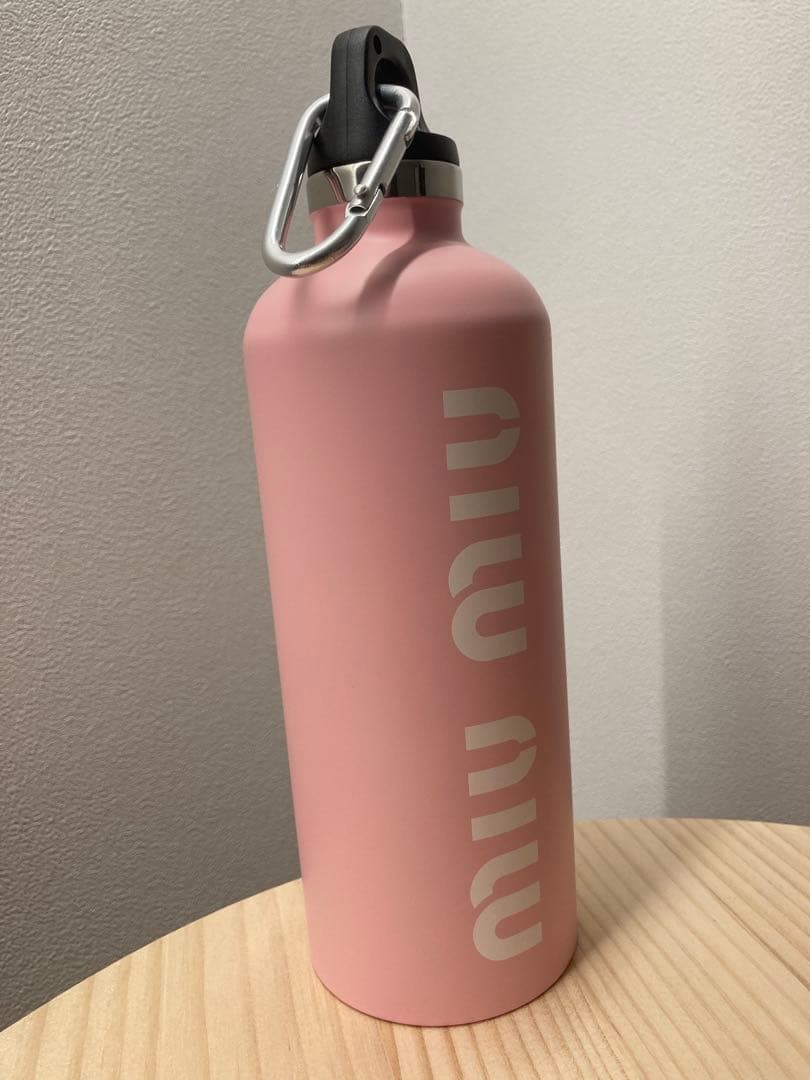 【新品未使用】miu miu ピンク 水筒500ml ステンレス