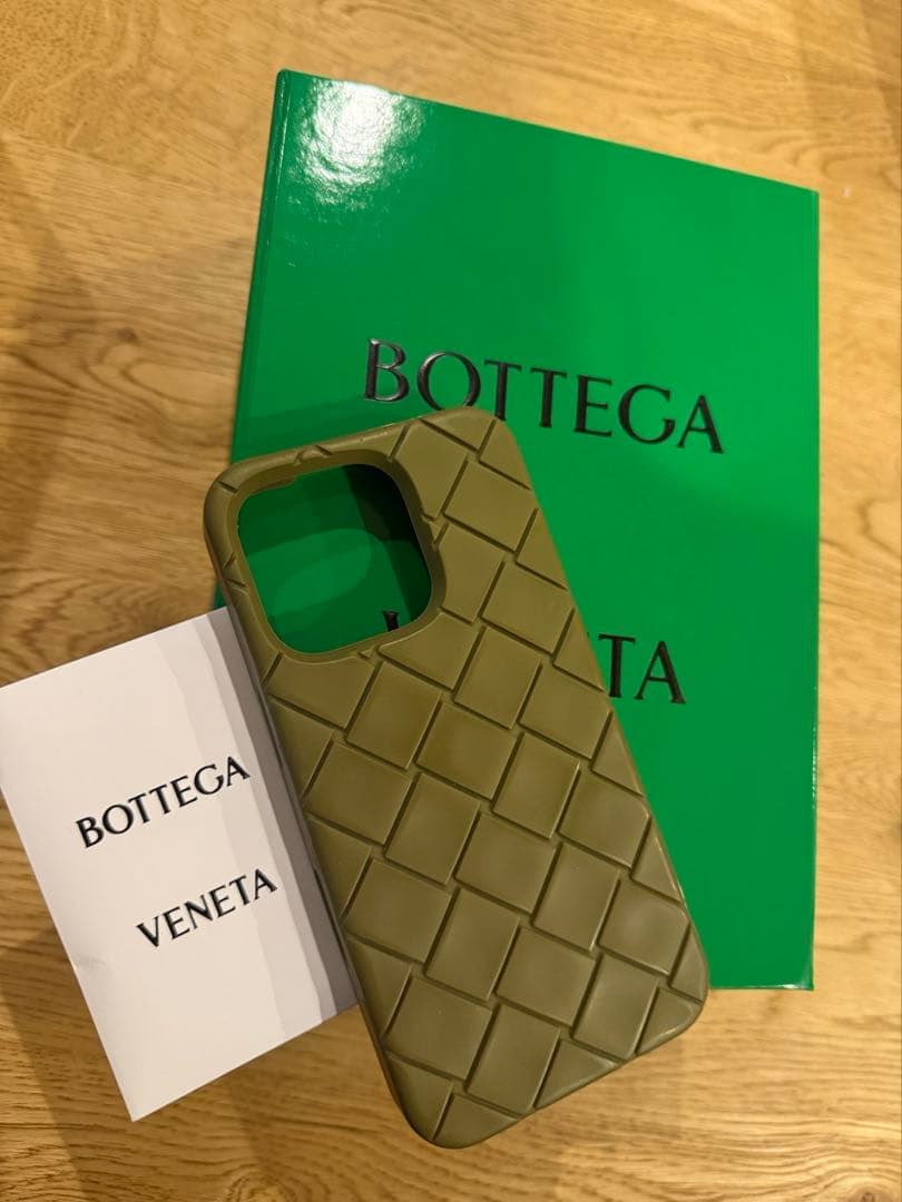 Bottega Veneta iPhone16 pro ケース オリーブグリーン