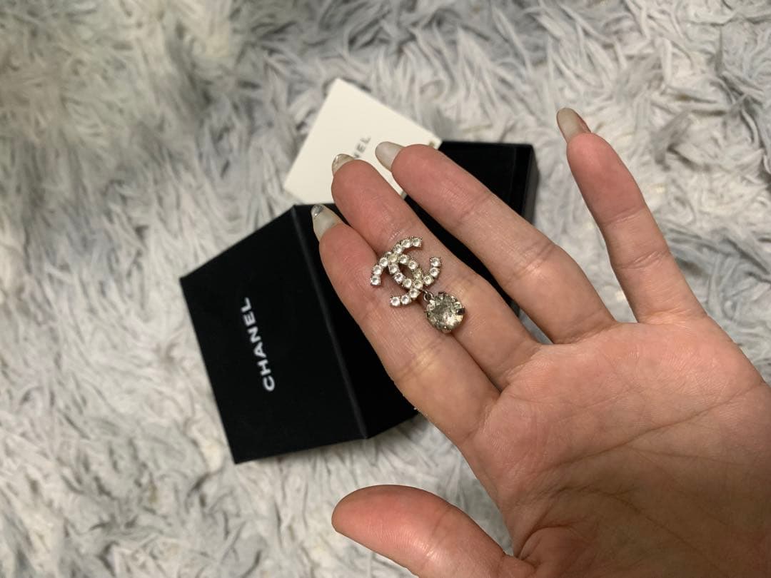 CHANEL CCロゴ ストーンピアス　片方