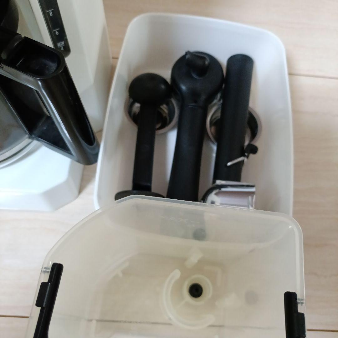 エスプレッソマシン デロンギ　BC0410J ホワイト