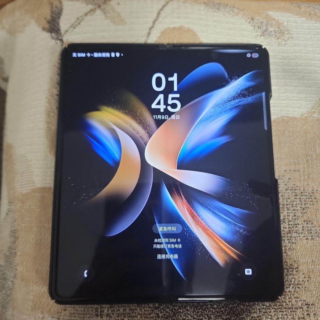Samsung Galaxy Z Fold 4 本体