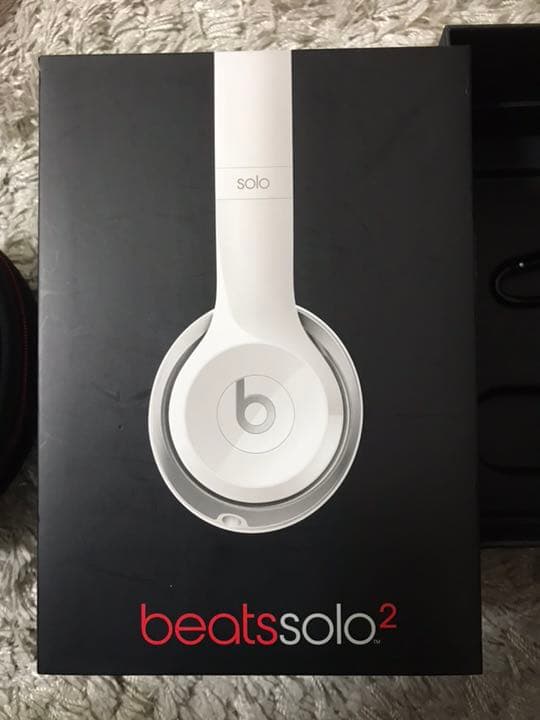 ヘッドホン beats solo2