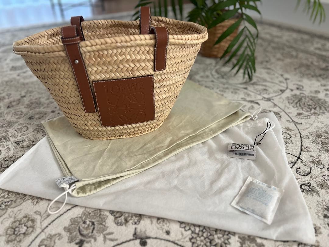 ロエベ　かごバック　ミディアム　美品・定価91,300円→44,444円