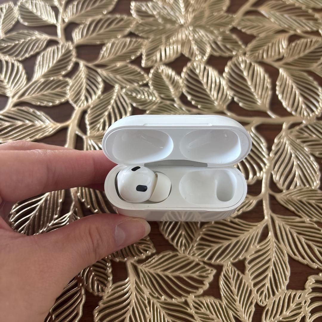 AirPods Pro 第二世代（エアポッズ）※左耳+充電ケース