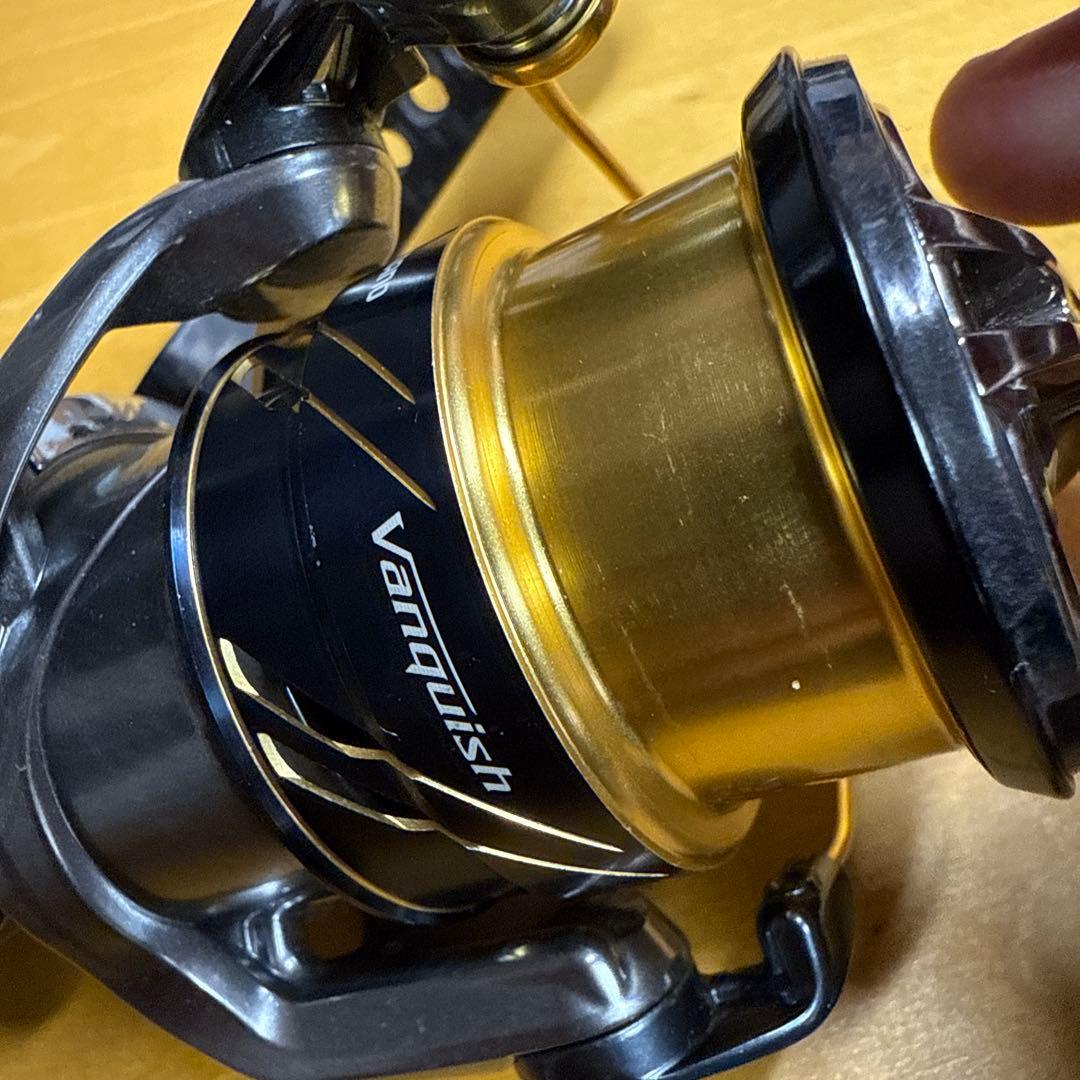 Vanquish 2500HGS スピニングリール　スタコンパワーハンドル付き